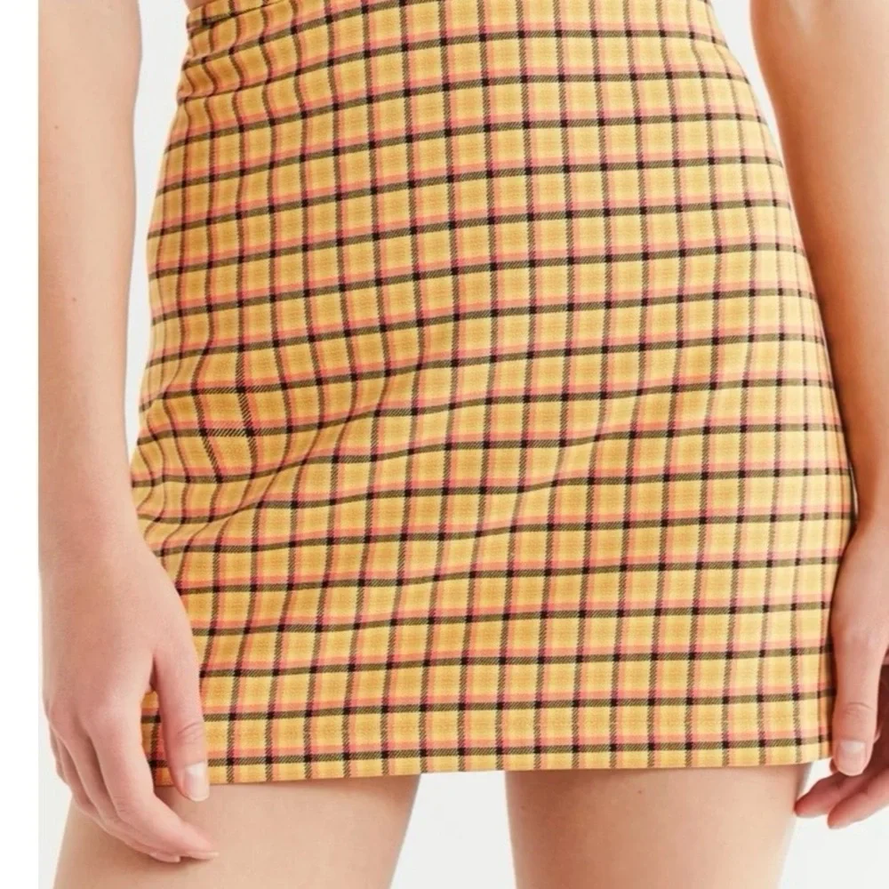 Urban Outfitters Mini Skirt, size Medium